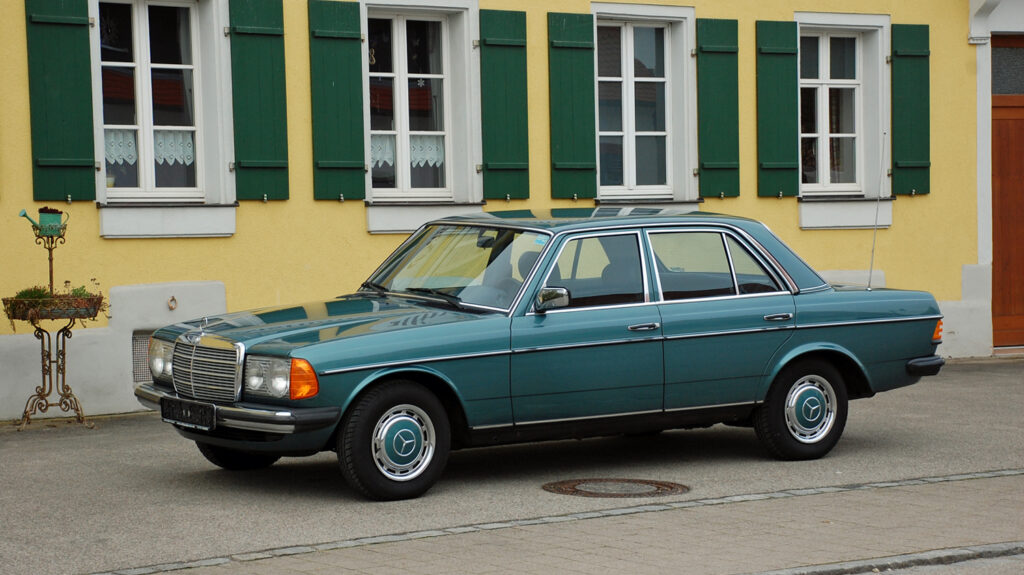 Mercedes Benz 230E