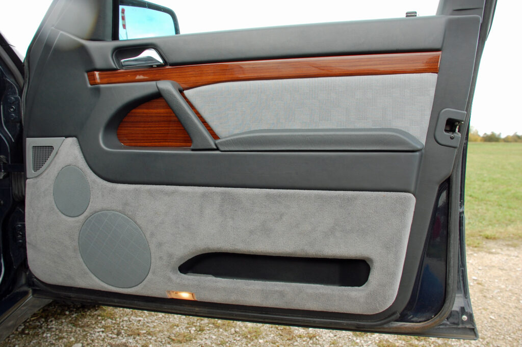 Mercedes Benz 300SE W140
