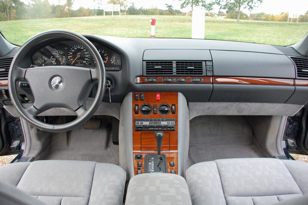 Mercedes Benz 300SE W140